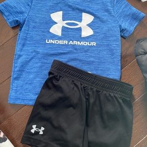 Under Armour toddler boys short set